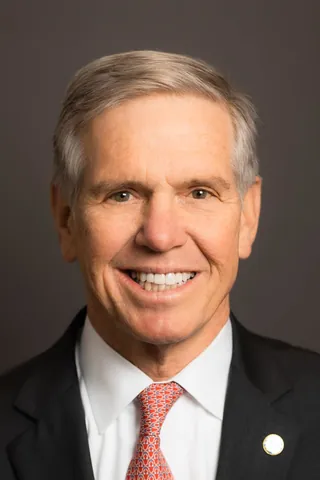 Bruce Williamson, official portrait